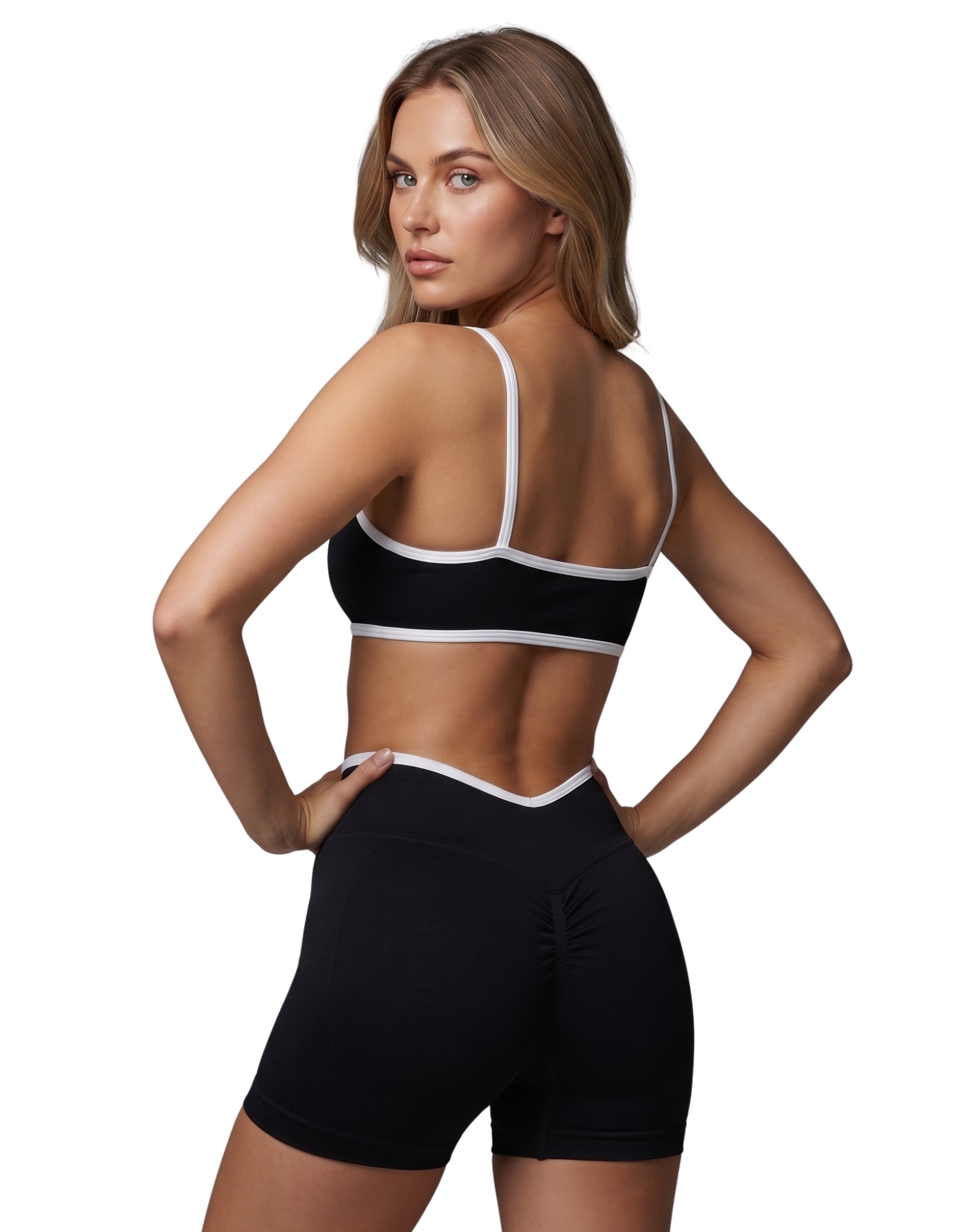 Conjunto deportivo con contorno blanco y pretina cruzada