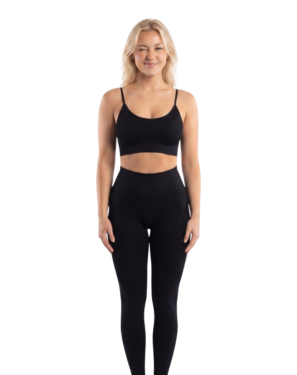 Conjunto legging de pretina ajustada + top tirante con ajustador