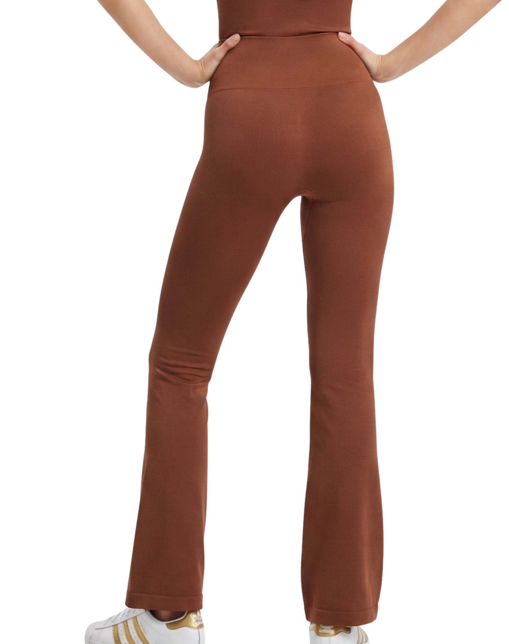 Conjunto legging campana + blusa tirante cruzado en espalda