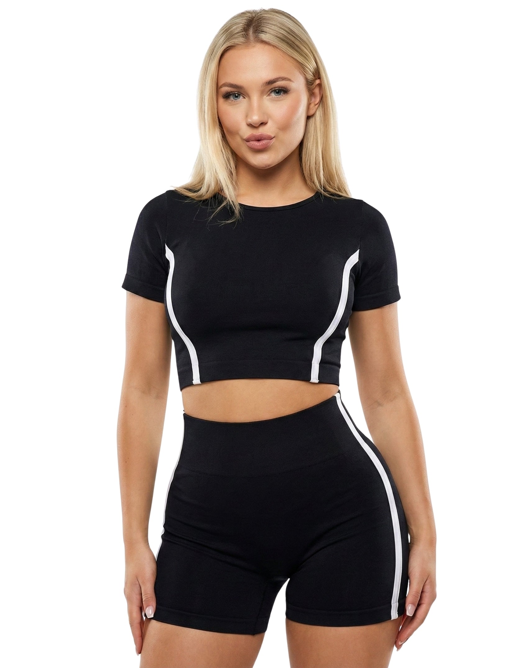 Conjunto con bies al costado short biker  + crop top