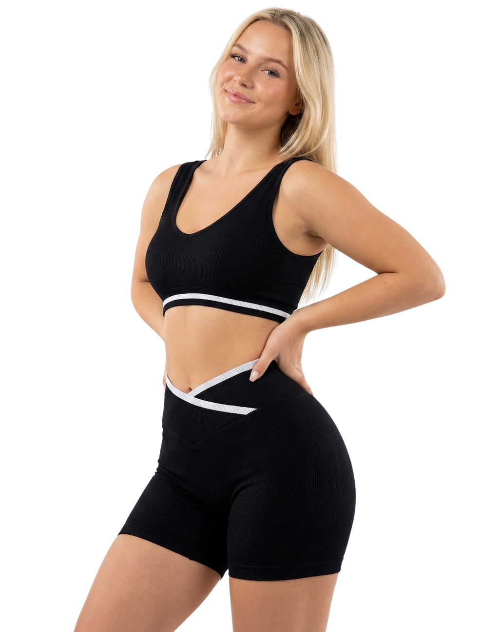 Conjunto short pretina cruzada + top tirante ancho